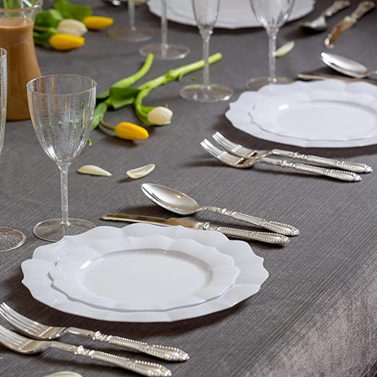 Pearl White Waved Plate Set