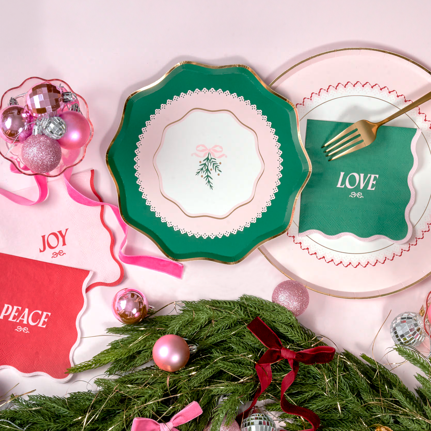 Bows & Mistletoes Holiday Tablescape