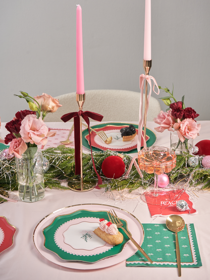Bows & Mistletoes Holiday Tablescape