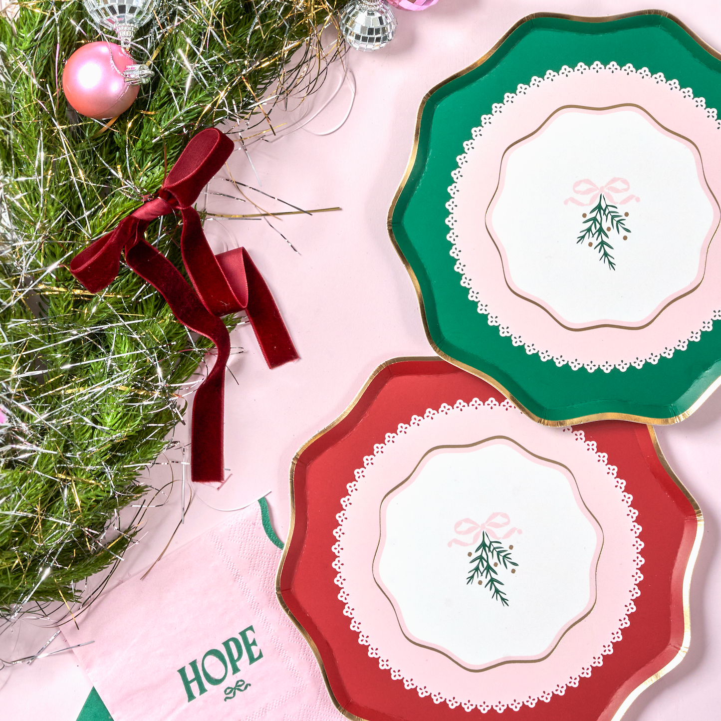 Bows & Mistletoes Holiday Tablescape